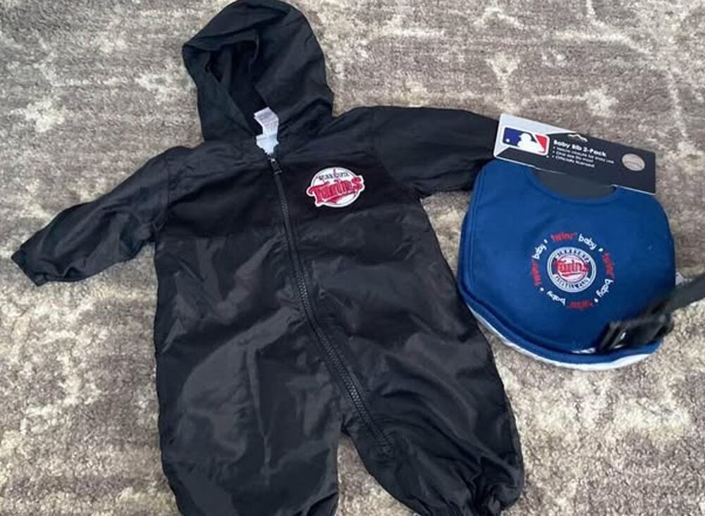 Minnesota Twins Baby Lot 6 9 Months Windsuit Bib Set MLB NWT NWOT